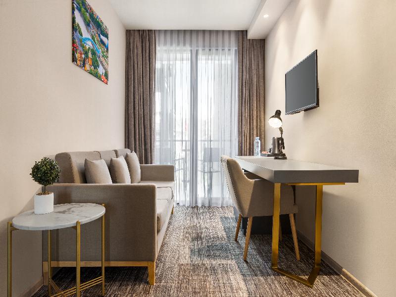 Ramada by Wyndham Tbilisi Old City - Oda