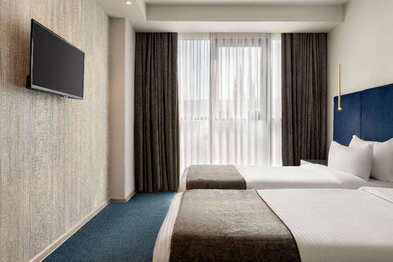 Ramada by Wyndham Tbilisi Old City - Oda