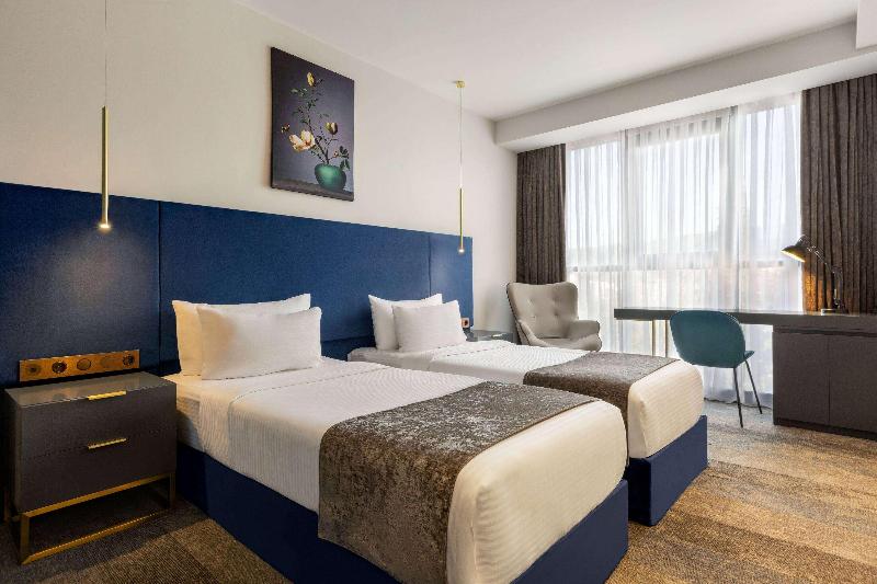 Ramada by Wyndham Tbilisi Old City - Oda