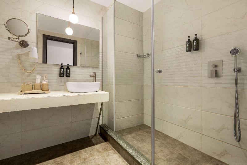 Ramada by Wyndham Tbilisi Old City - Oda