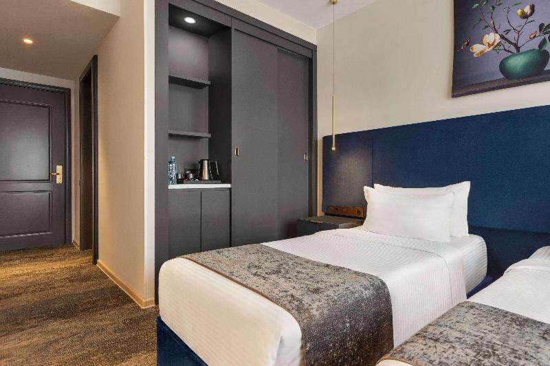 Ramada by Wyndham Tbilisi Old City - Oda