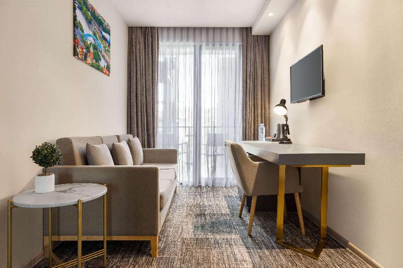 Ramada by Wyndham Tbilisi Old City - Oda