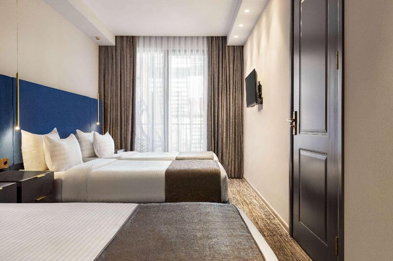 Ramada by Wyndham Tbilisi Old City - Oda