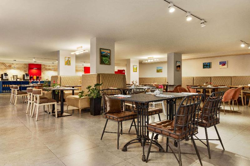 Ramada by Wyndham Tbilisi Old City - Restoran