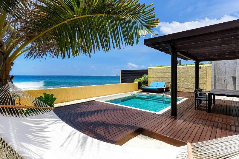 Sheraton Maldives Full Moon Resort & Spa - Havuz