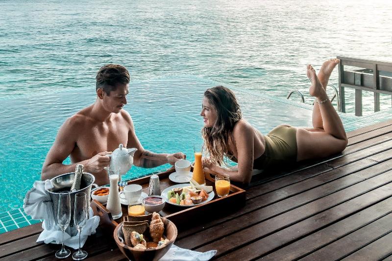 Sheraton Maldives Full Moon Resort & Spa - Havuz