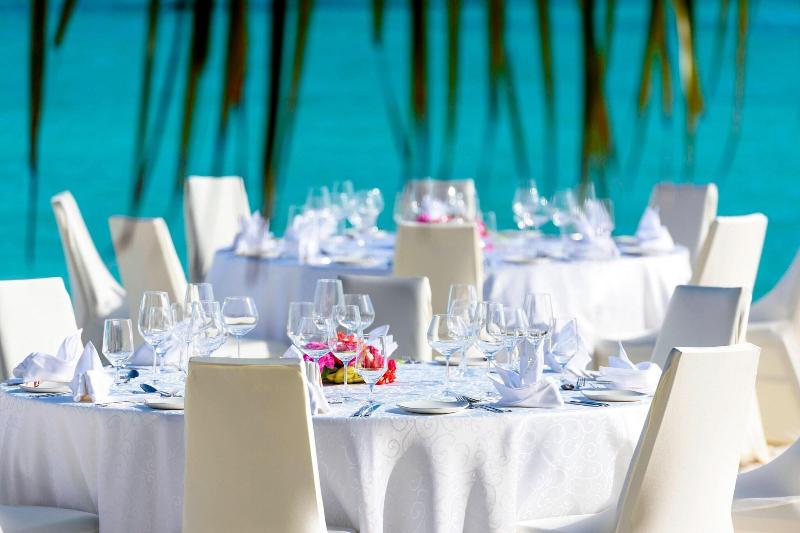 Sheraton Maldives Full Moon Resort & Spa - Plaj
