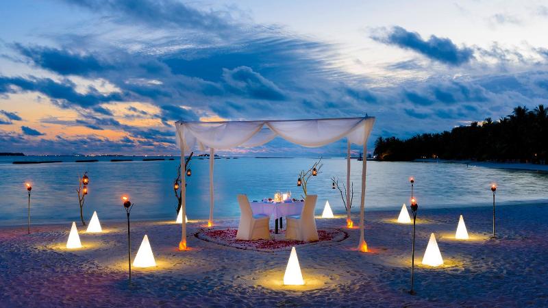 Sheraton Maldives Full Moon Resort & Spa - Restoran