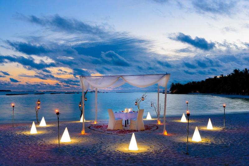 Sheraton Maldives Full Moon Resort & Spa - Restoran