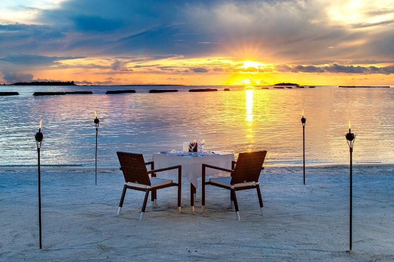Sheraton Maldives Full Moon Resort & Spa - Restoran
