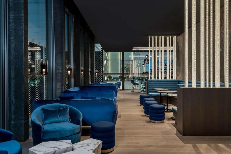 Hyatt Regency Zurich Airport The Circle - Bar