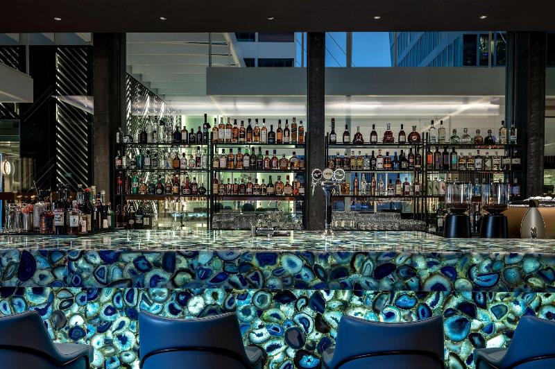Hyatt Regency Zurich Airport The Circle - Bar