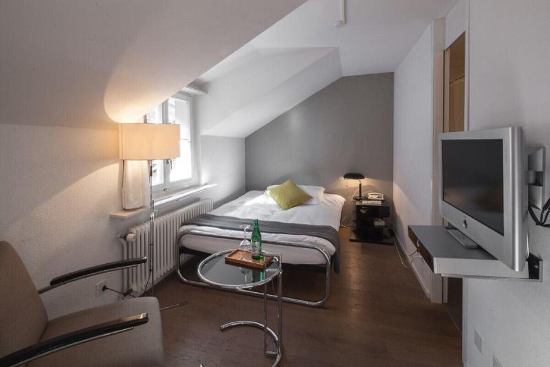 Hotel Baseltor - Oda