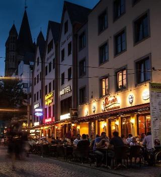 City Apartments in Koln am Rheingarten fotoÄŸrafÄ±