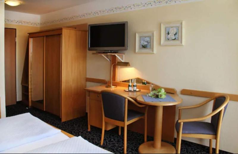 Pension- Hotel Maximilian - Oda