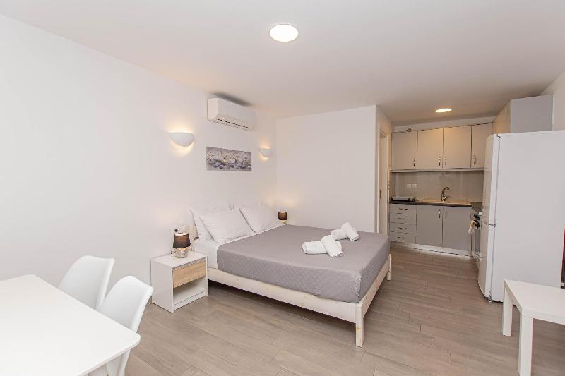 Oniropetra Apartaments - Oda