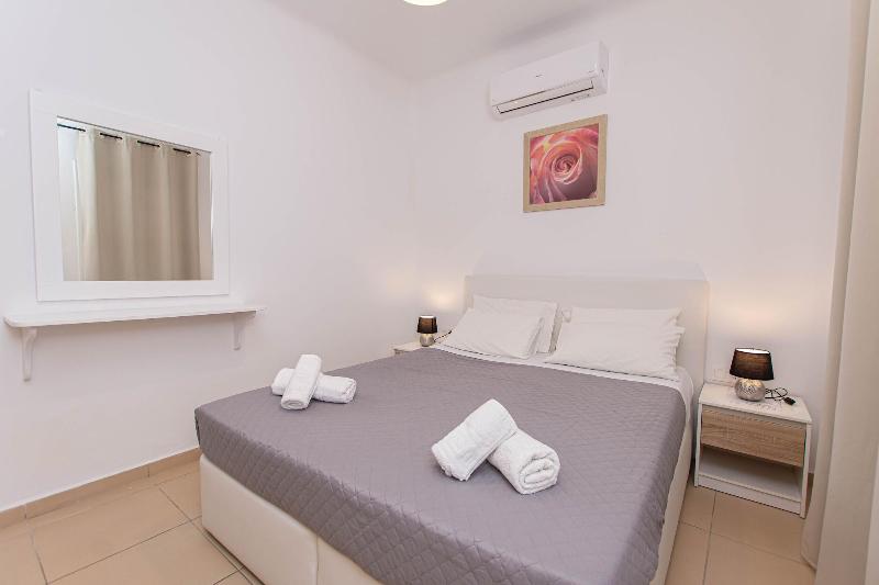 Oniropetra Apartaments - Oda