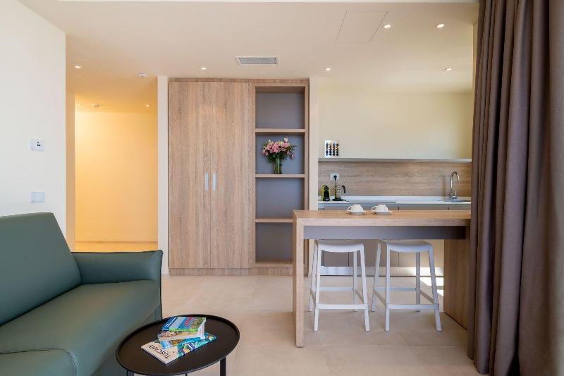 Palace Lido Hotel & Suites - Oda