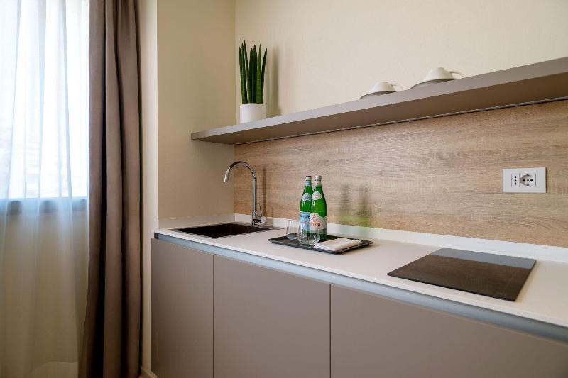 Palace Lido Hotel & Suites - Oda