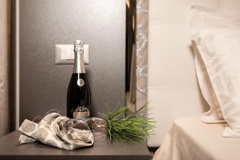 Romagna Suite Hotel - Oda