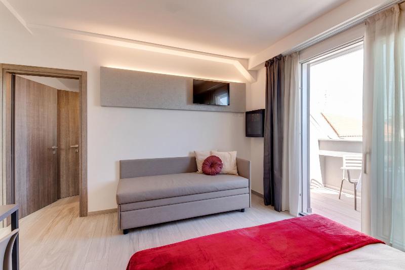 Romagna Suite Hotel - Oda
