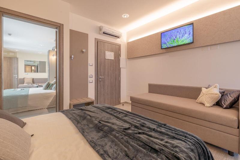 Romagna Suite Hotel - Oda