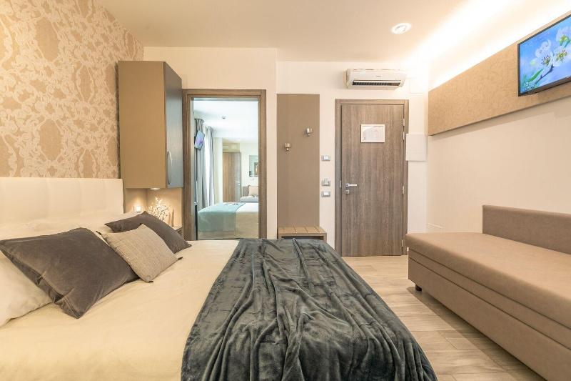 Romagna Suite Hotel - Oda