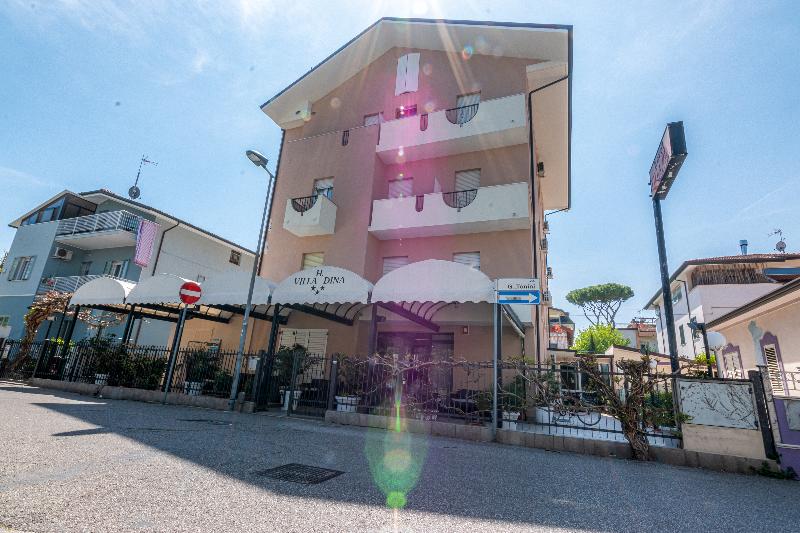 Hotel Villa Dina - Lobi