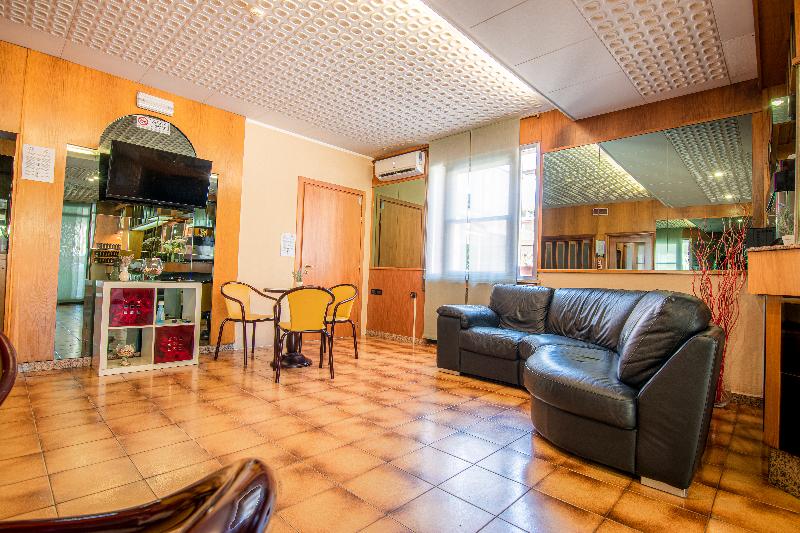 Hotel Villa Dina - Lobi