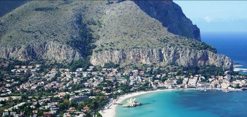 Mondello Beach Rooms - Genel