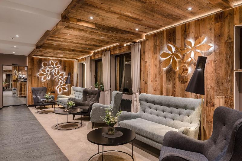MONDI Hotel Tscherms - Lobi