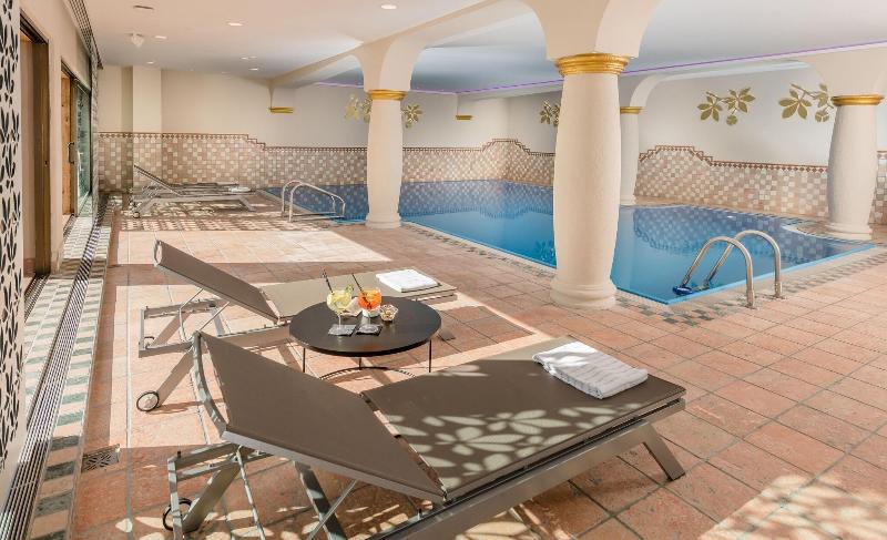 MONDI Hotel Tscherms - Havuz
