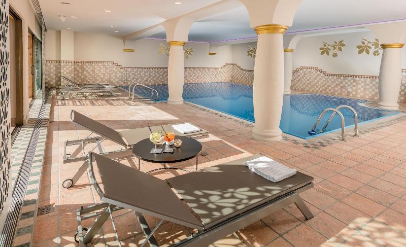 MONDI Hotel Tscherms - Havuz