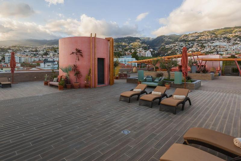 Three House Hotel - Teras