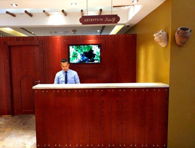 Al Liwan Suites Rawdat Al Khail - Lobi