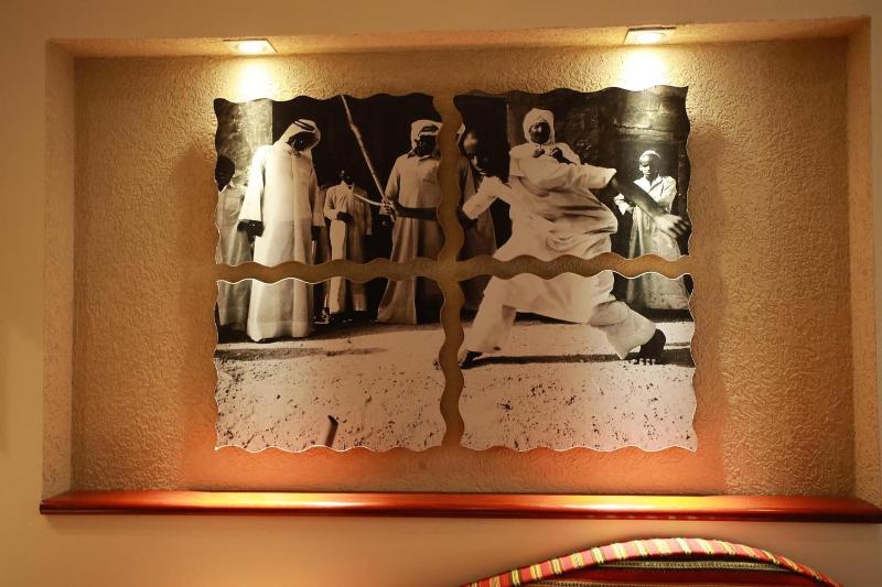 Al Liwan Suites Rawdat Al Khail - Lobi