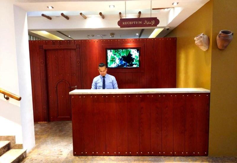Al Liwan Suites Rawdat Al Khail - Lobi