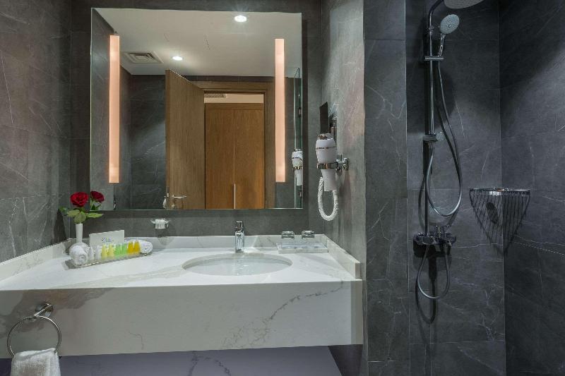 Clarion Hotel Jeddah Airport - Oda