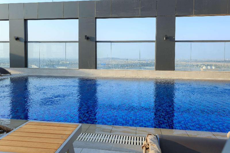 Clarion Hotel Jeddah Airport - Havuz