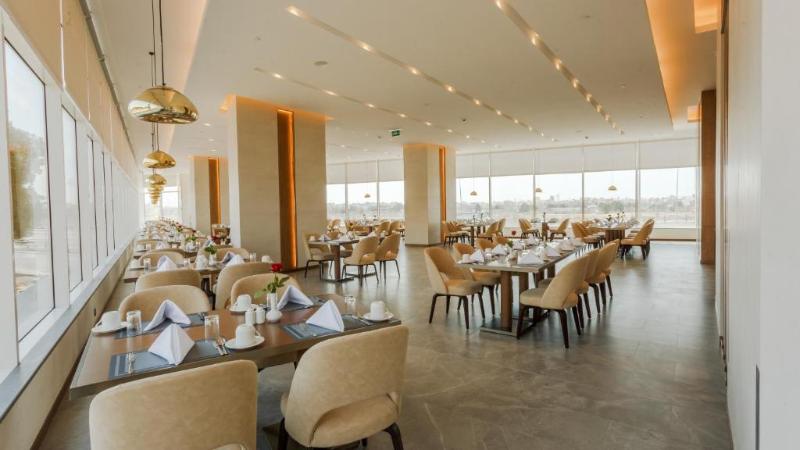 Clarion Hotel Jeddah Airport - Restoran