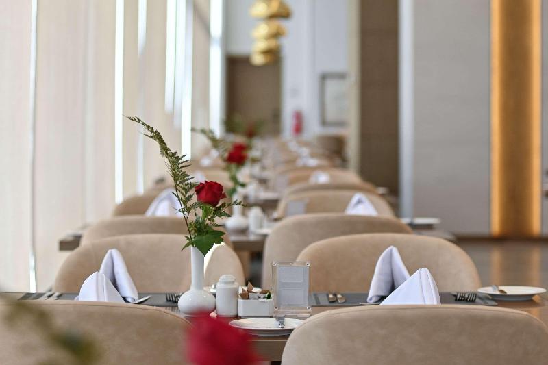 Clarion Hotel Jeddah Airport - Restoran