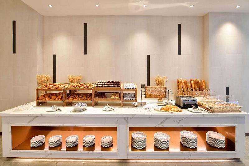 Clarion Hotel Jeddah Airport - Restoran