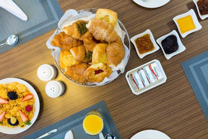 Clarion Hotel Jeddah Airport - Restoran