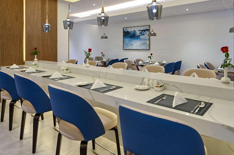 Comfort Hotel Jeddah King Road - Restoran