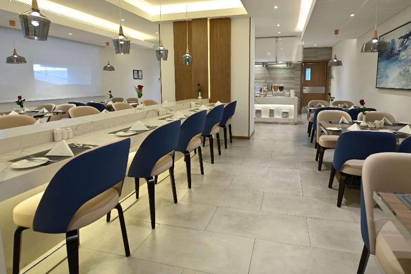 Comfort Hotel Jeddah King Road - Restoran