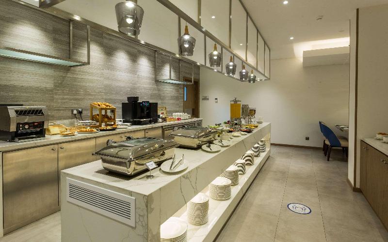Comfort Hotel Jeddah King Road - Restoran