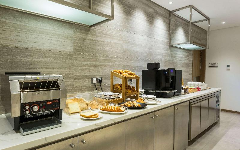 Comfort Hotel Jeddah King Road - Restoran