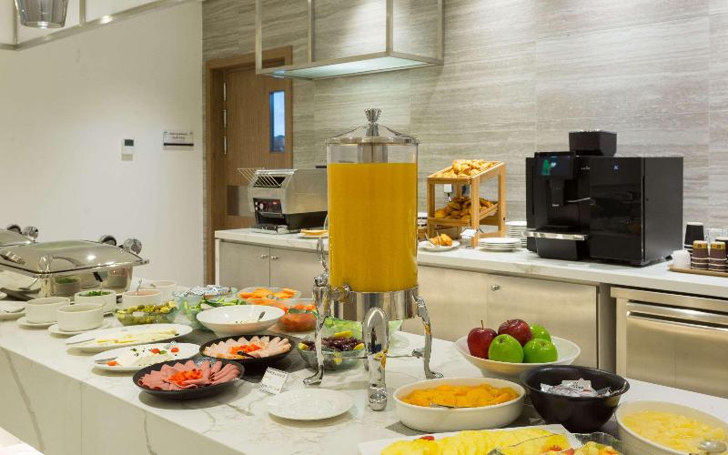 Comfort Hotel Jeddah King Road - Restoran