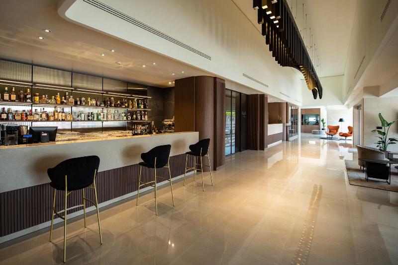 Gold Tower Lifestyle Hotel - Bar