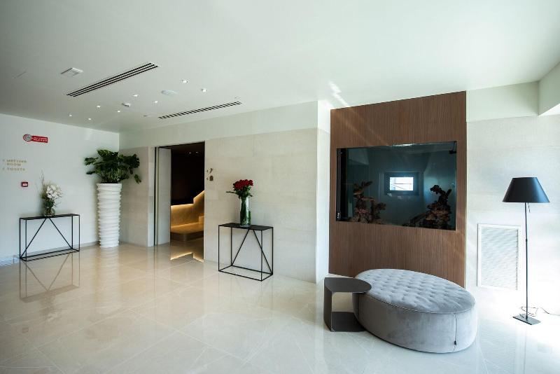 Gold Tower Lifestyle Hotel - Lobi